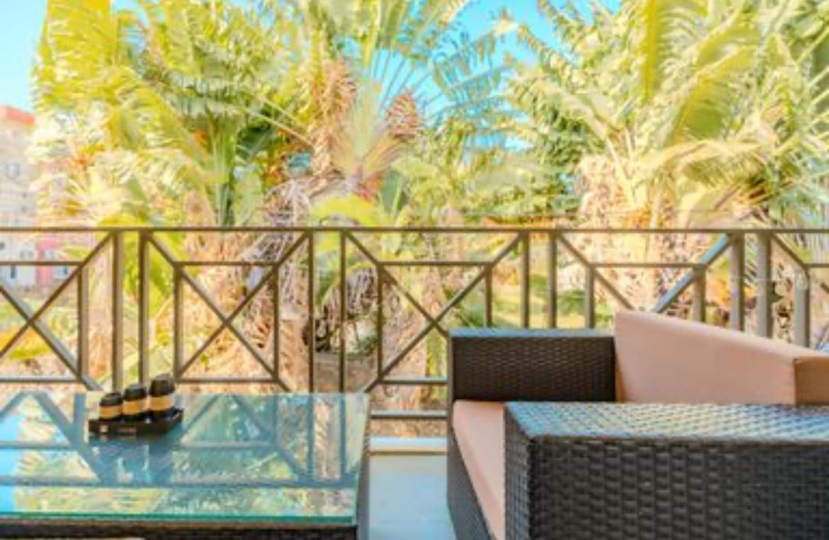 Pereybere Beach Paradise 4 Bedroom Apt Exteriör bild