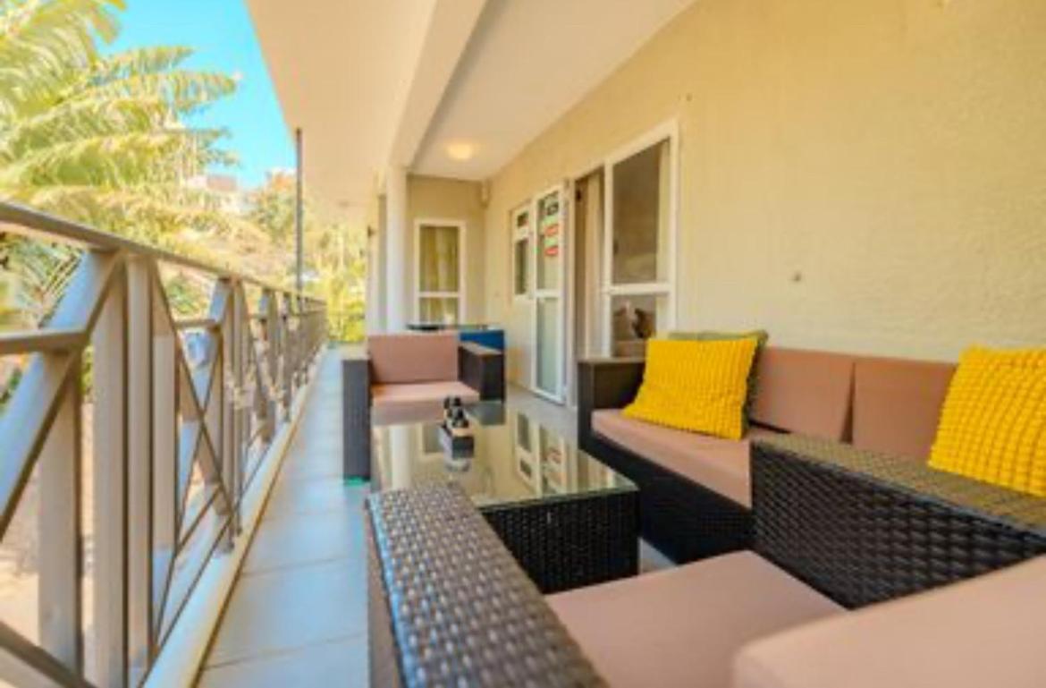 Pereybere Beach Paradise 4 Bedroom Apt Exteriör bild