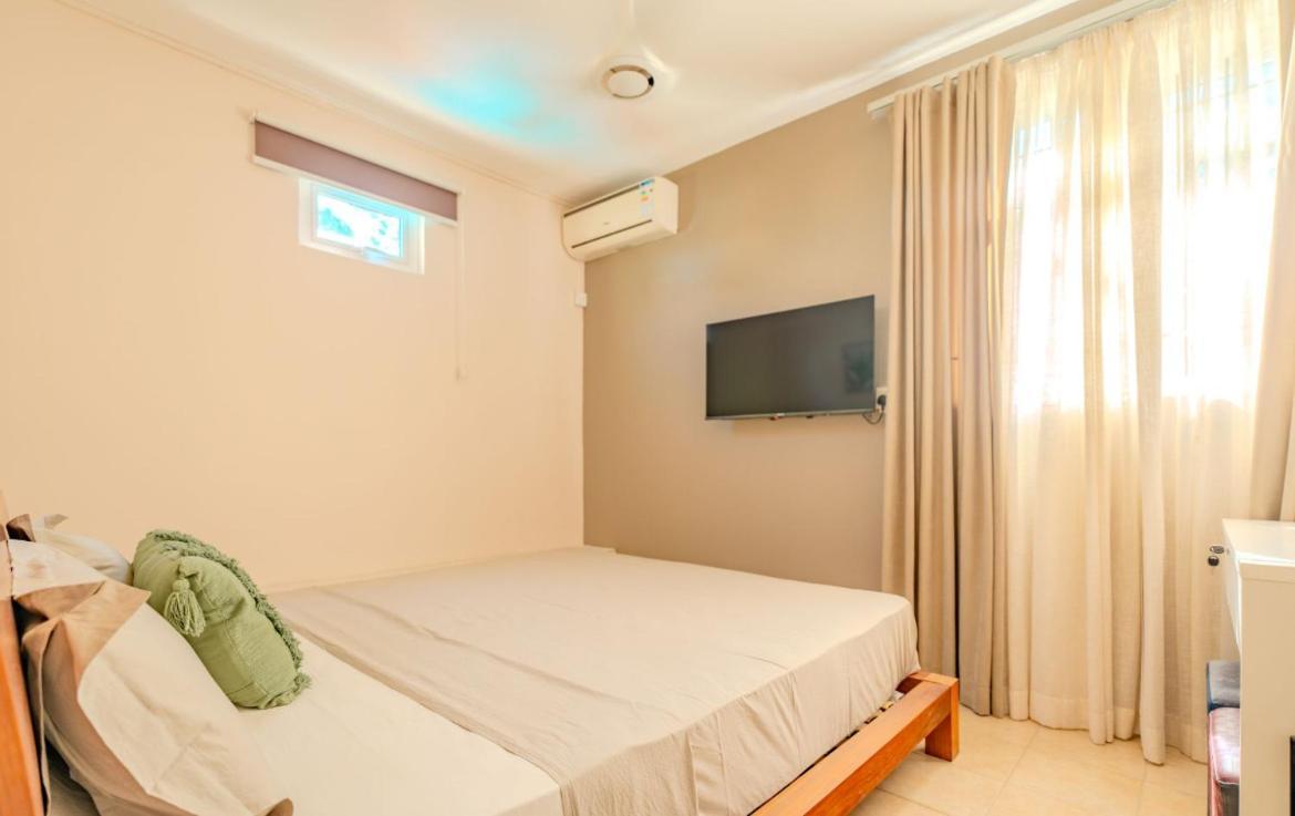 Pereybere Beach Paradise 4 Bedroom Apt Exteriör bild